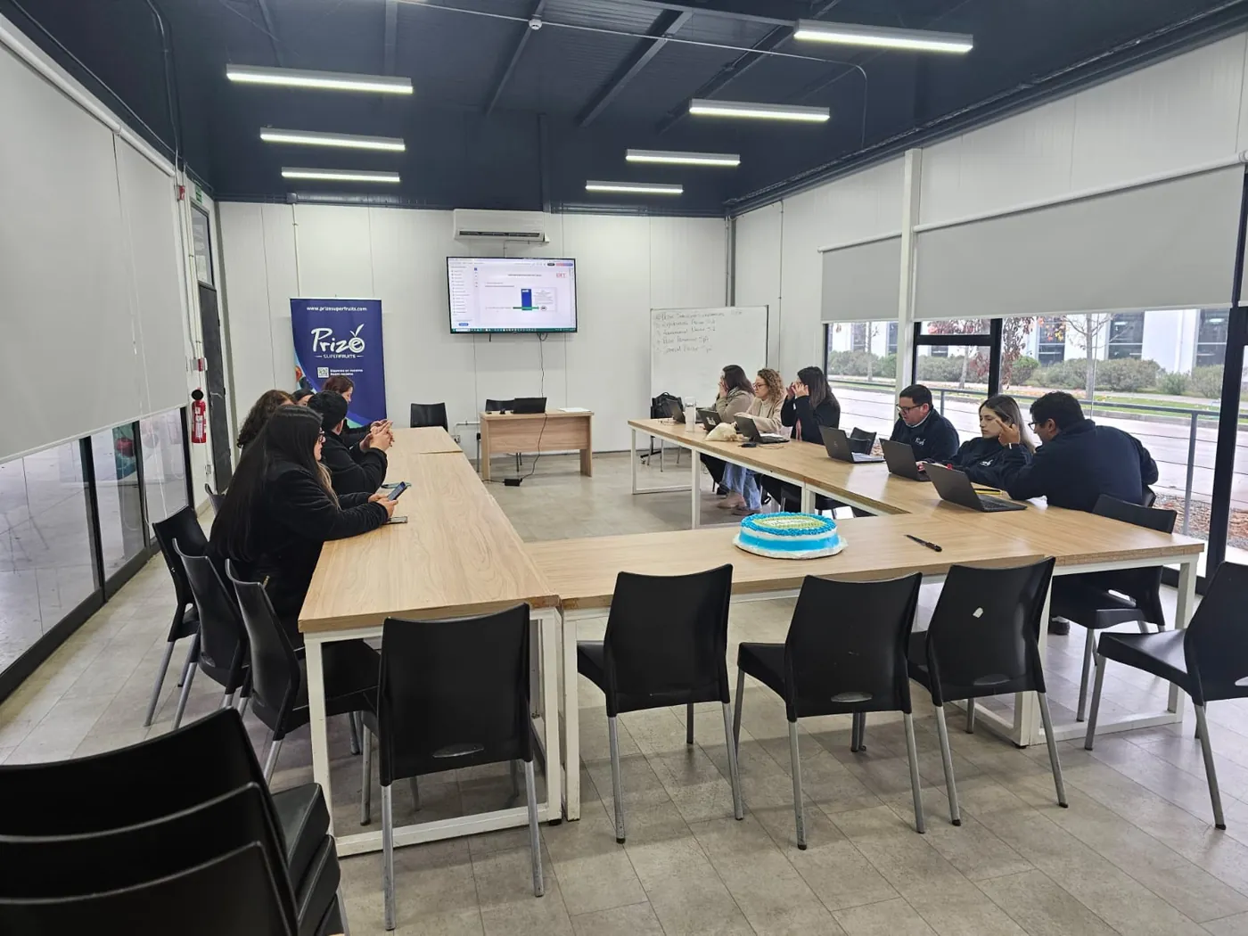 Sesión de trabajo con indicadores en pantalla durante un curso de BIT Capacitaciones